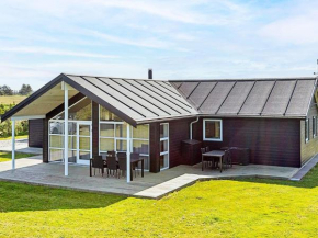 Four-Bedroom Holiday home in Løkken 26